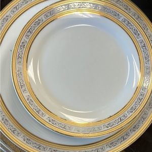 Yoshi Dinnerware set